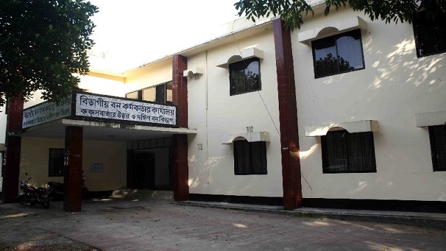 কক্সবাজারে বনদস্যুদের হামলায় ৪ জন গুলিবিদ্ধ