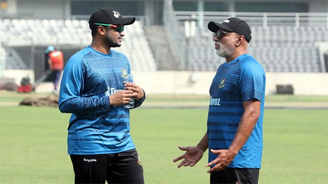‘হাথুরুর আক্রমণাত্মক মন্ত্রেই সফল বাংলাদেশ’