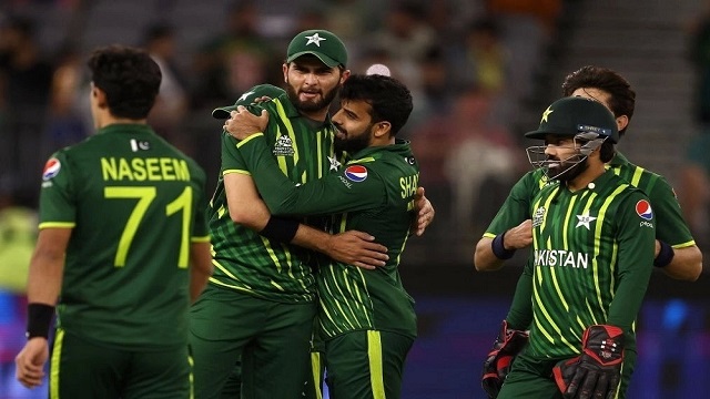 পাকিস্তানের অধিনায়কত্ব পেলেন শাদাব খান