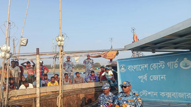 গভীর সমুদ্র থেকে ১৯ জেলেকে জীবিত উদ্ধার
