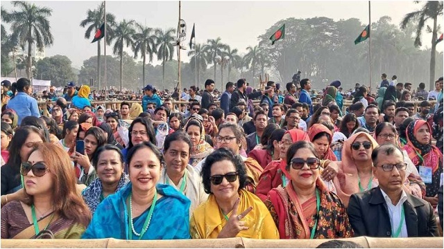 সোহরাওয়ার্দী উদ্যানে জড়ো হচ্ছেন আওয়ামী লীগের নেতাকর্মীরা