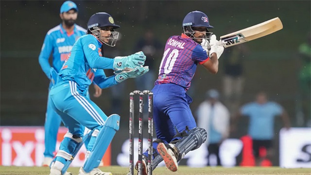 নেপালের বিপক্ষে বোলিংয়ে ভারত