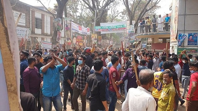আইনমন্ত্রীর ‘সান্নিধ্য পেতে’ তুমুল সংঘর্ষ, আহত ১০