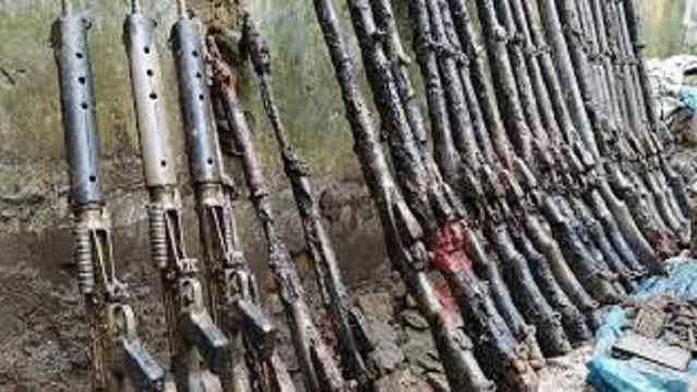ভবন নির্মাণের জন্য মাটি খুঁড়তে গিয়ে মিললো ২৭ অস্ত্র