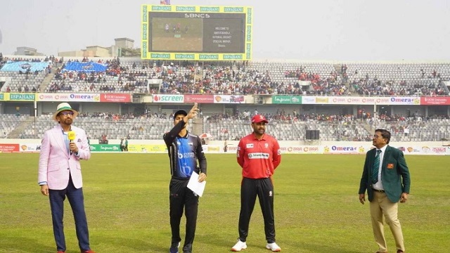 টসে জিতে সাকিবদের ব্যাটিংয়ে পাঠালো তামিম