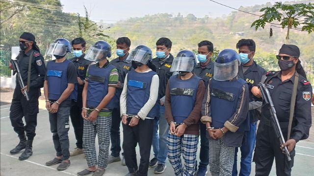 বান্দরবানে র‌্যাবের অভিযানে ৫ জঙ্গি গ্রেপ্তার
