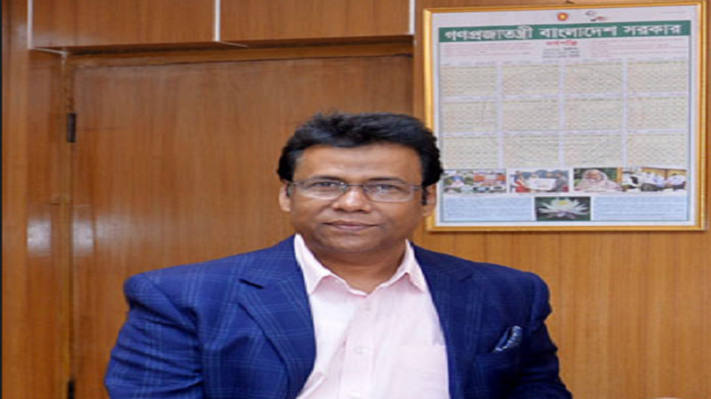 মানুষকে ফাঁসি দিলেওতো একটা ট্রায়াল হয়, কিন্তু জানিনা কেন এ সিদ্ধান্ত: তথ্যসচিব