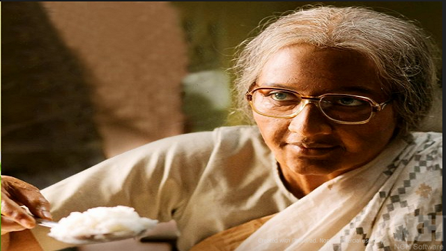 সুদর্শনা শুভশ্রীর চোখে চশমা, পাকা চুলের রহস্য কী?