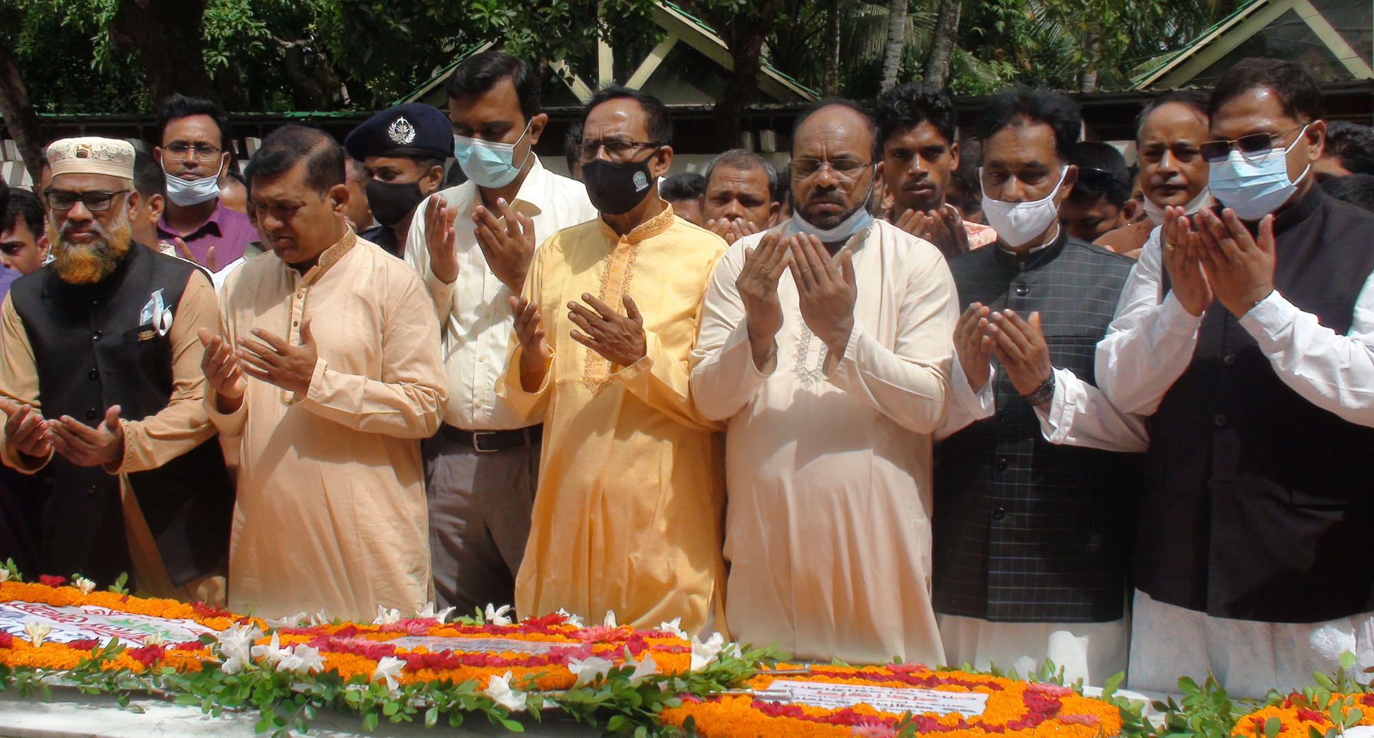 গোপালগঞ্জে প্রধানমন্ত্রীর ৭৫তম জন্মদিন পালিত