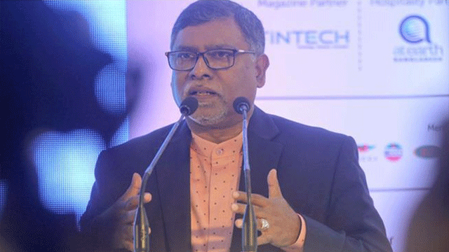 'স্বাস্থ্যকর্মীদের প্রথমে টিকা দেওয়া হবে, ভিভিআইপিদের নয়'