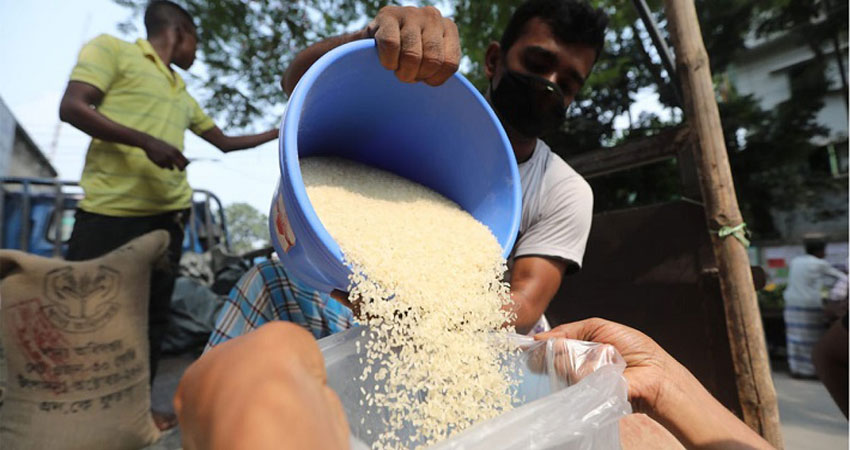 সারাদেশে ৩০ টাকা কেজিতে চাল বিক্রি শুরু ১ সেপ্টেম্বর থেকে