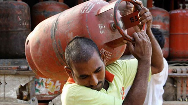 ১২ কেজির এলপিজি সিলিন্ডারের দাম ৫৭ টাকা বাড়লো