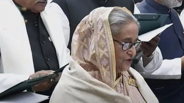 টানা অষ্টমবারের মতো এমপি হিসেবে শপথ নিলেন শেখ হাসিনা