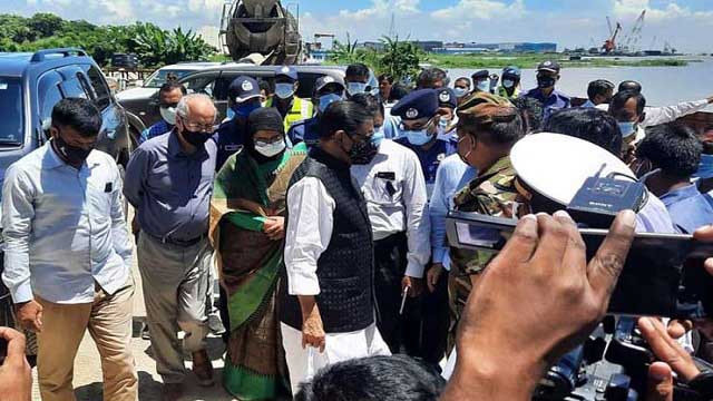 সরেজমিনে দেখতে ছুটে গেলেন সেতু মন্ত্রী