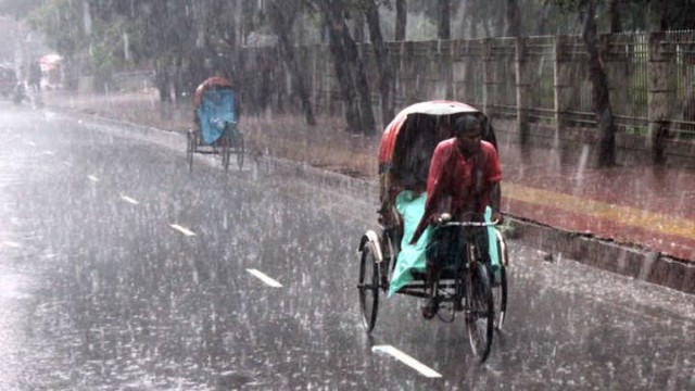 আজ দেশের কিছু অঞ্চলে ভারী বর্ষণ হতে পারে