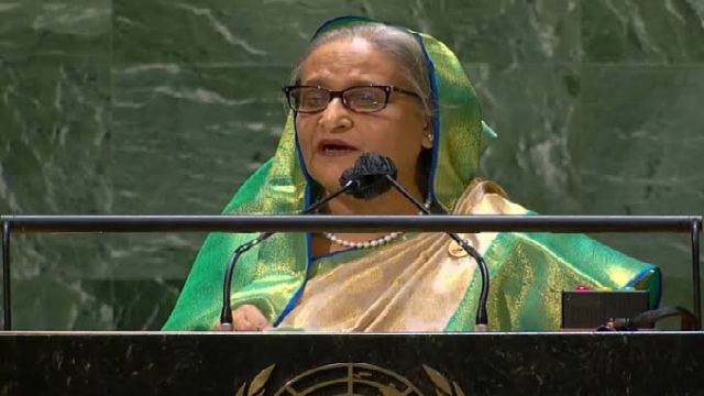 সার্বজনীন ও সাশ্রয়ী মুল্যে টিকা কোভিড-১৯ টিকা প্রাপ্তির দাবি প্রধানমন্ত্রীর 