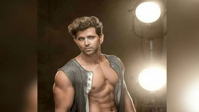 রেগে গেলেন হৃত্বিক