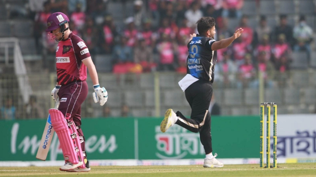 ঘরের মাঠে ৯২ রানেই অলআউট সিলেট