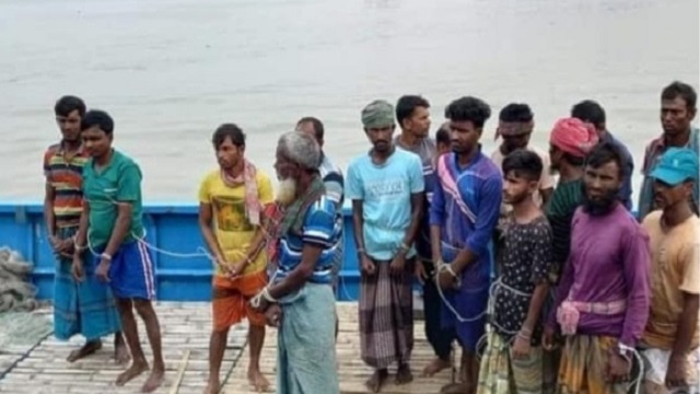 শিবচরে মা ইলিশ শিকারের দায়ে ৩৩ জনকে কারাদন্ড