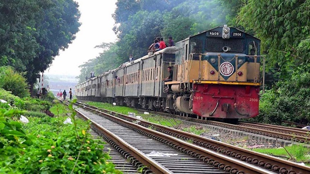 ট্রেনের অগ্রিম টিকিট ১০ দিন আগে বিক্রি শুরু