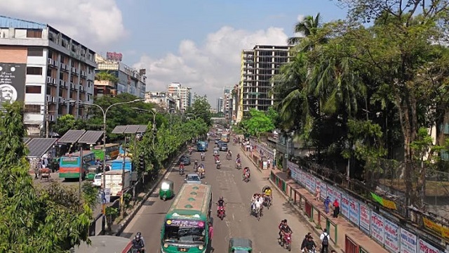 রাজধানীতে চলছে বিএনপির ঢিলেঢালা হরতাল