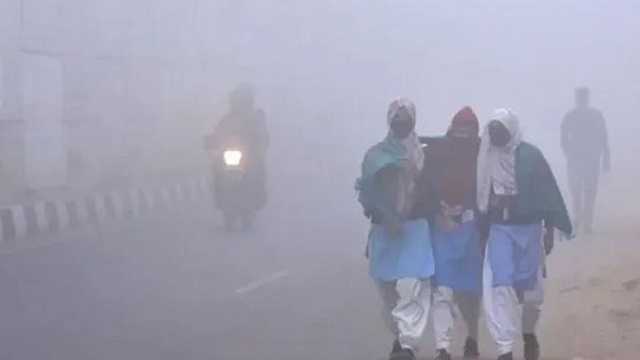 মাঘের শীতে কাঁপছে দেশ