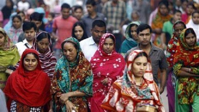টিকা পাচ্ছেন পোশাক শ্রমিকেরা