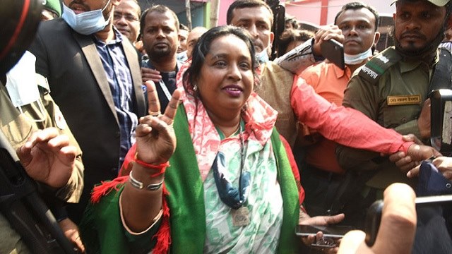 শপথ নিলেন মেয়র আইভী