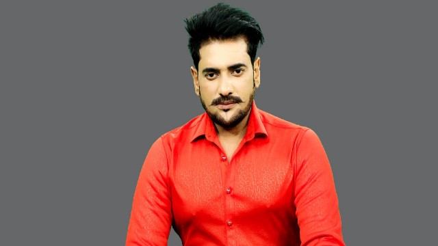 অনন্তের ডাকে সাড়া দেননি কোনো তারকা!