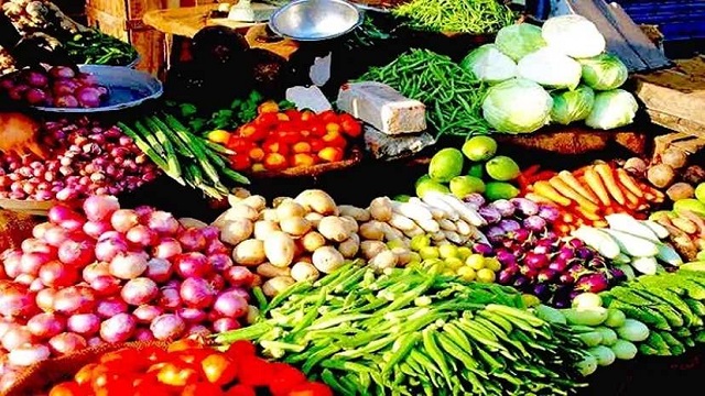 শীতের মৌসুমে সবজির বাজারে আগুন