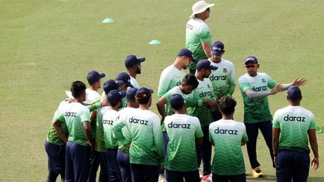 তিন ভাগে দক্ষিণ আফ্রিকা সফরে ক্রিকেট দল