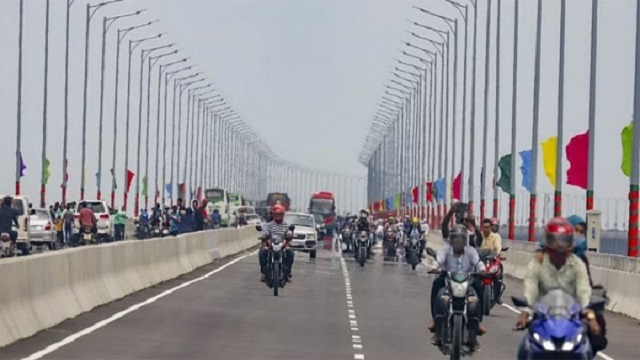 পদ্মাসেতুতে মোটরসাইকেল চালু প্রধানমন্ত্রীর ঈদ উপহার