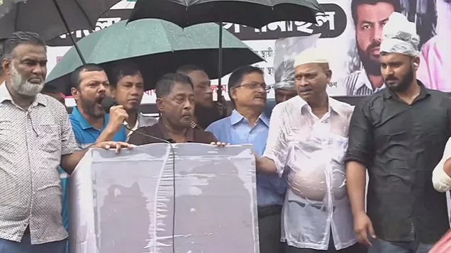 বৃষ্টি উপেক্ষা করে নয়াপল্টনে বিএনপি নেতা-কর্মীরা