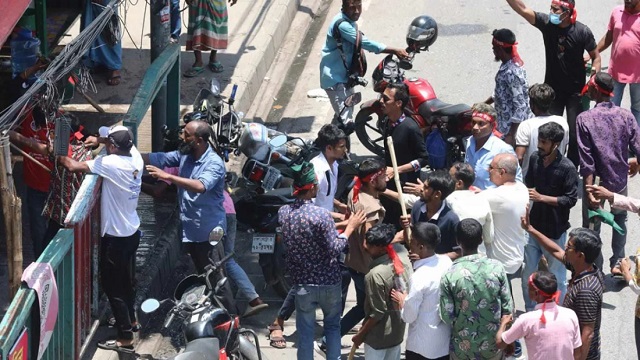 বিএনপির পদযাত্রায় ধাওয়া-পাল্টা ধাওয়া, যানজটে ভোগান্তি