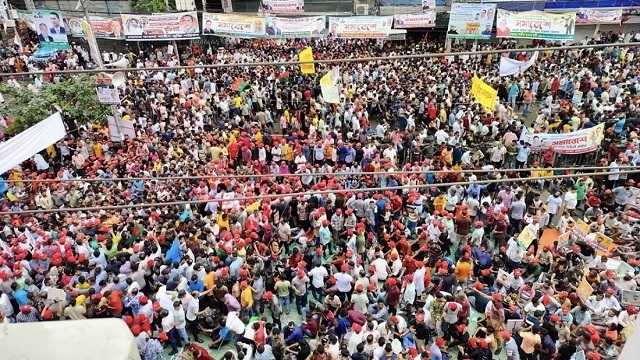 নয়াপল্টনে চলছে বিএনপির সমাবেশ,  বায়তুল মোকাররমের দক্ষিণ গেটে আওয়ামী লীগ