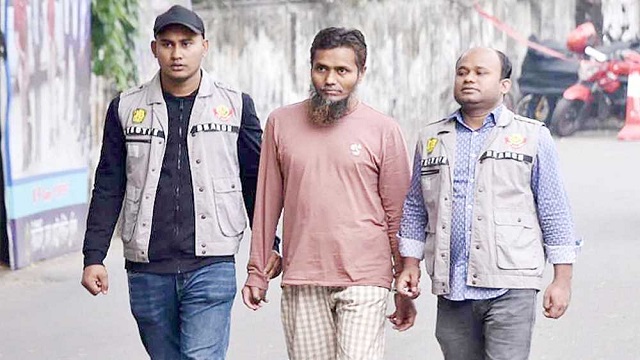৪০০ বোমা বানিয়ে সাপ্লাই দেন ‘বোমা মাওলানা’