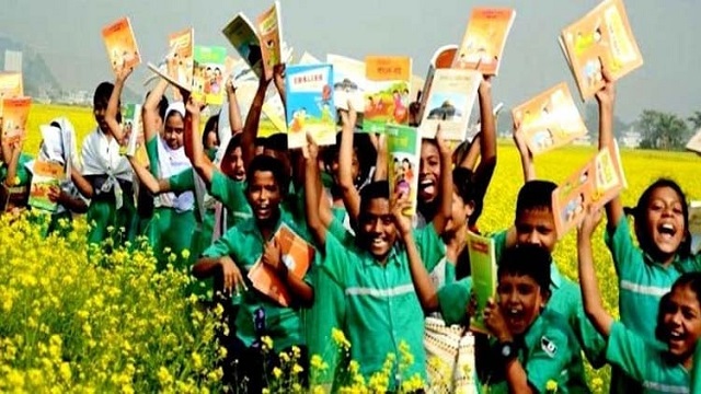 বছরের প্রথম দিনে স্কুলে স্কুলে বই উৎসব আজ