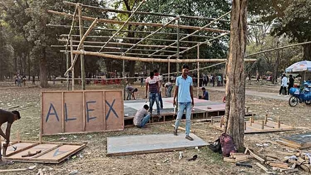 জোরেশোরে চলছে বইমেলার প্রস্তুতি, সরগরম সোহরাওয়ার্দী উদ্যান