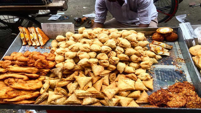 স্ট্রিট ফুডের শহর, ঢাকা শহর!!