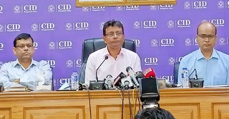 মোবাইল ব্যাংকিংয়ে হুন্ডি, বছরে পাচার ৭৫ হাজার কোটি টাকা: সিআইডি