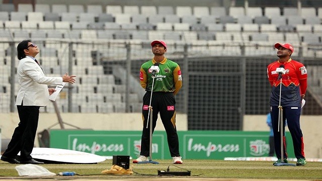 টস জিতে ফিল্ডিংয়ে ঢাকা, বরিশালে খেলছেন গেইল