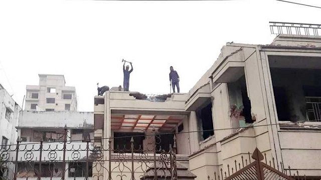 ভেঙে ফেলা হচ্ছে এরশাদ শিকদারের সেই স্বর্ণকমল