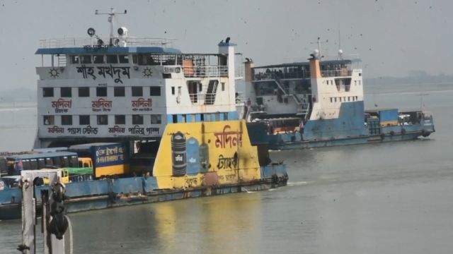 দৌলতদিয়া-পাটুরিয়া নৌরুটে ফেরি চলাচল শুরু