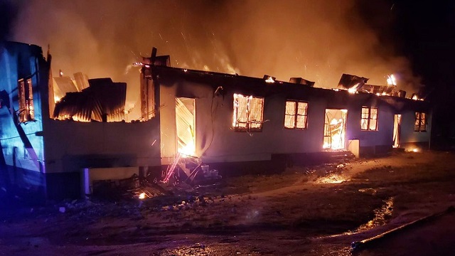 স্কুলের ছাত্রাবাসে অগ্নিকাণ্ডে নিহত ২০