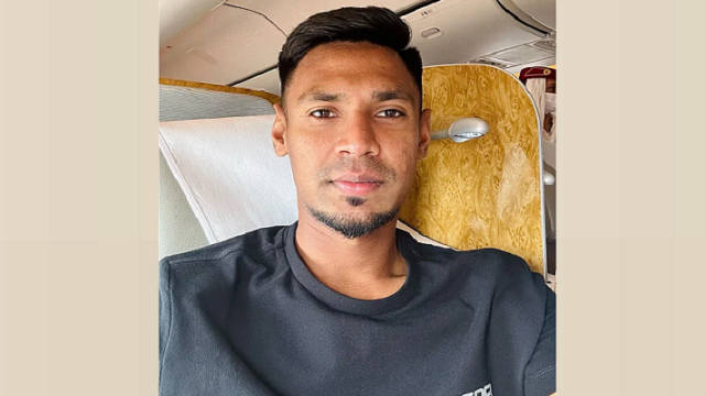 ইংল্যান্ডের বিমান ধরলেন মোস্তাফিজ