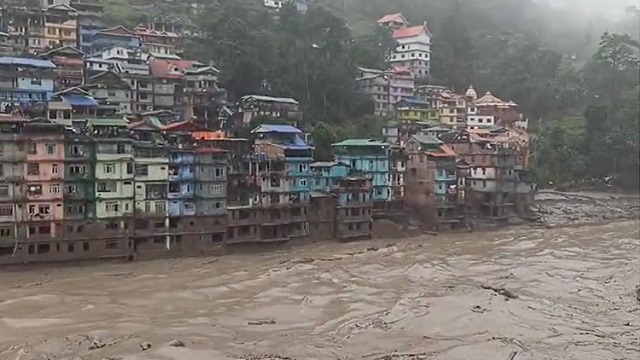 সিকিমে আকস্মিক বন্যা, ২৩ ভারতীয় সেনা নিখোঁজ