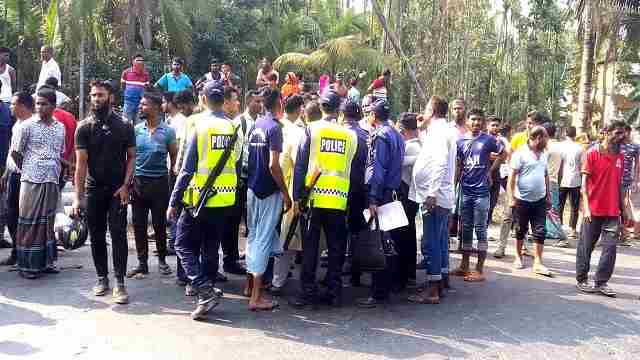 ফকিরহাটে সড়ক দুর্ঘটনায় দুই ব্যবসায়ি নিহত