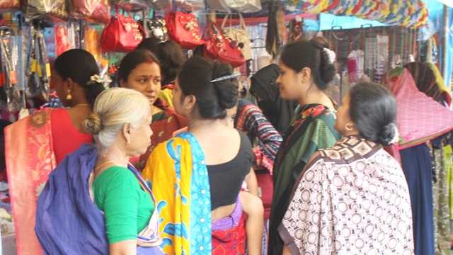 উৎসবমুখর পরিবেশে উদযাপিত হলো প্রাচীনতম বউমেলা, ঢুকতে পারেননি পুরুষরা