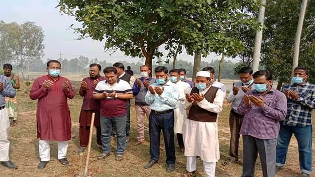 ঘোড়াঘাটে বারপাইকেরগড় উচ্চ বিদ্যালয়ে মাল্টিমিডিয়া ক্লাসরুমের ভিত্তি প্রস্থর উদ্বোধন