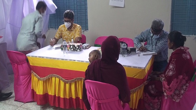 টুঙ্গিপাড়ায় বিনামূল্যে চিকিৎসা সেবা ও ঔষধ বিতরণ